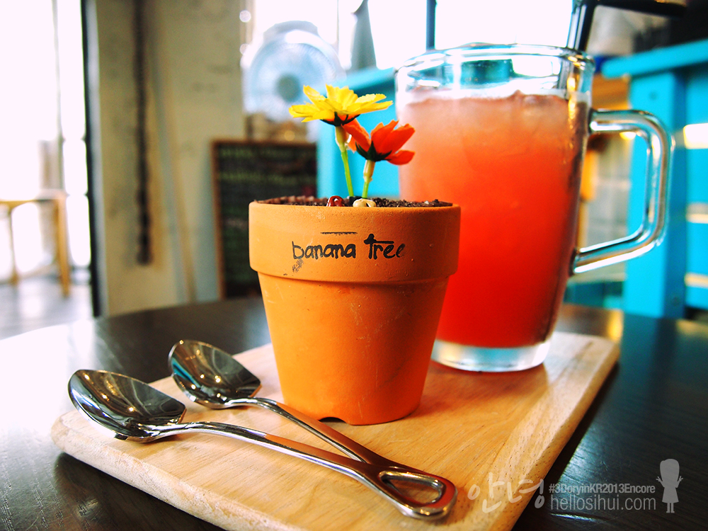 Banana Tree in Sinsa : Flower Pot Dessert (바나나 트리)