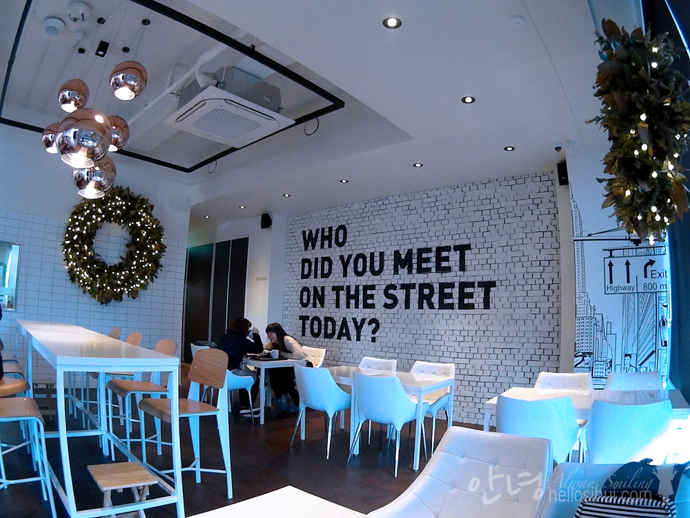 JYP 2PM: The Street Cafe Bistro