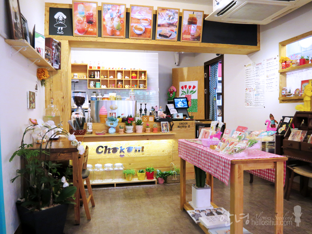 BEAST’s Yoseob’s Sister Cafe: Chokom Cafe & Shop
