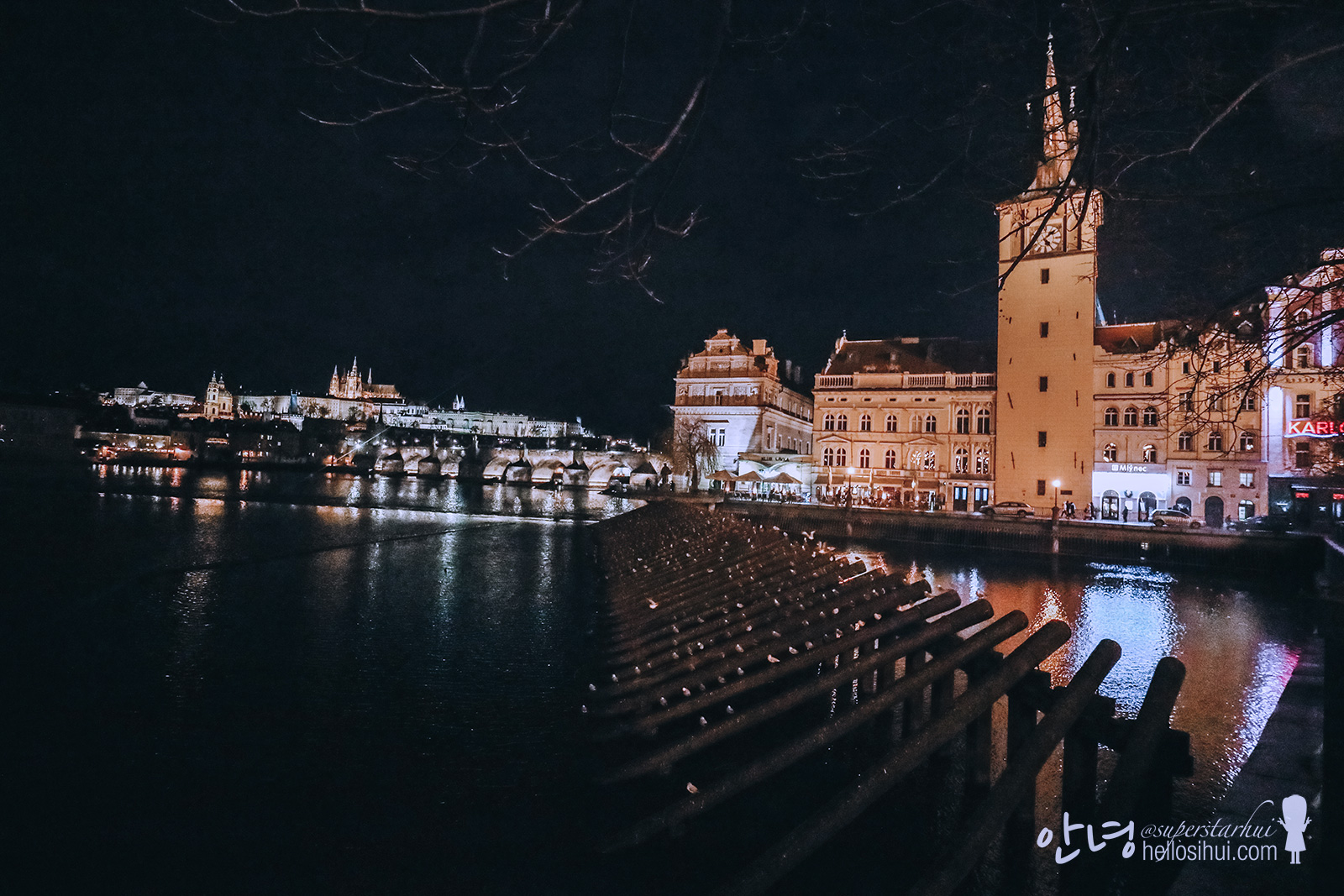 EUROPE 2018/2019 DAY 4: PRAGUE – Charles Bridge & Christmas Market (Night)